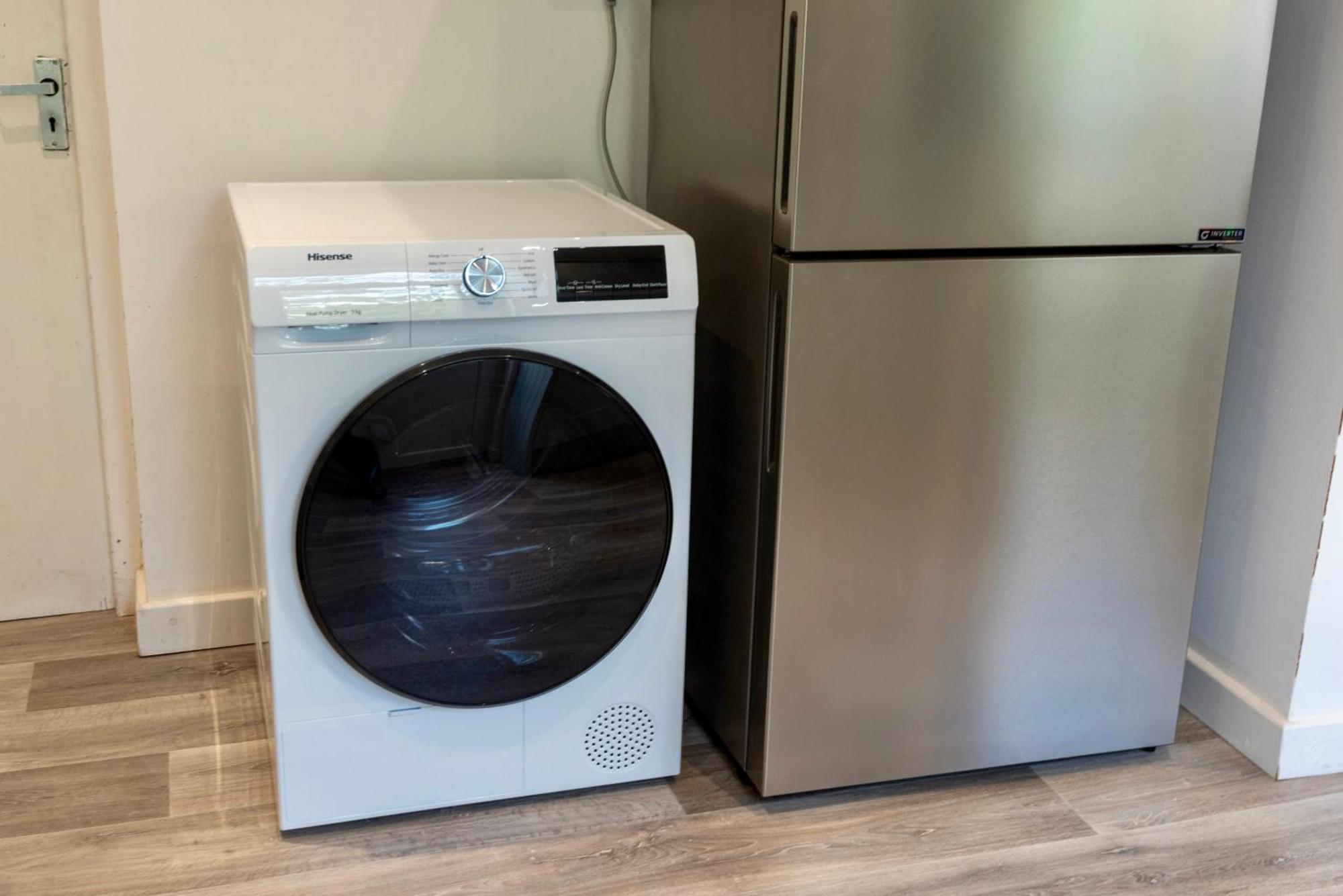 Single Room In Brand New 5 Bedroom Home BW Room 2 Solihull Buitenkant foto