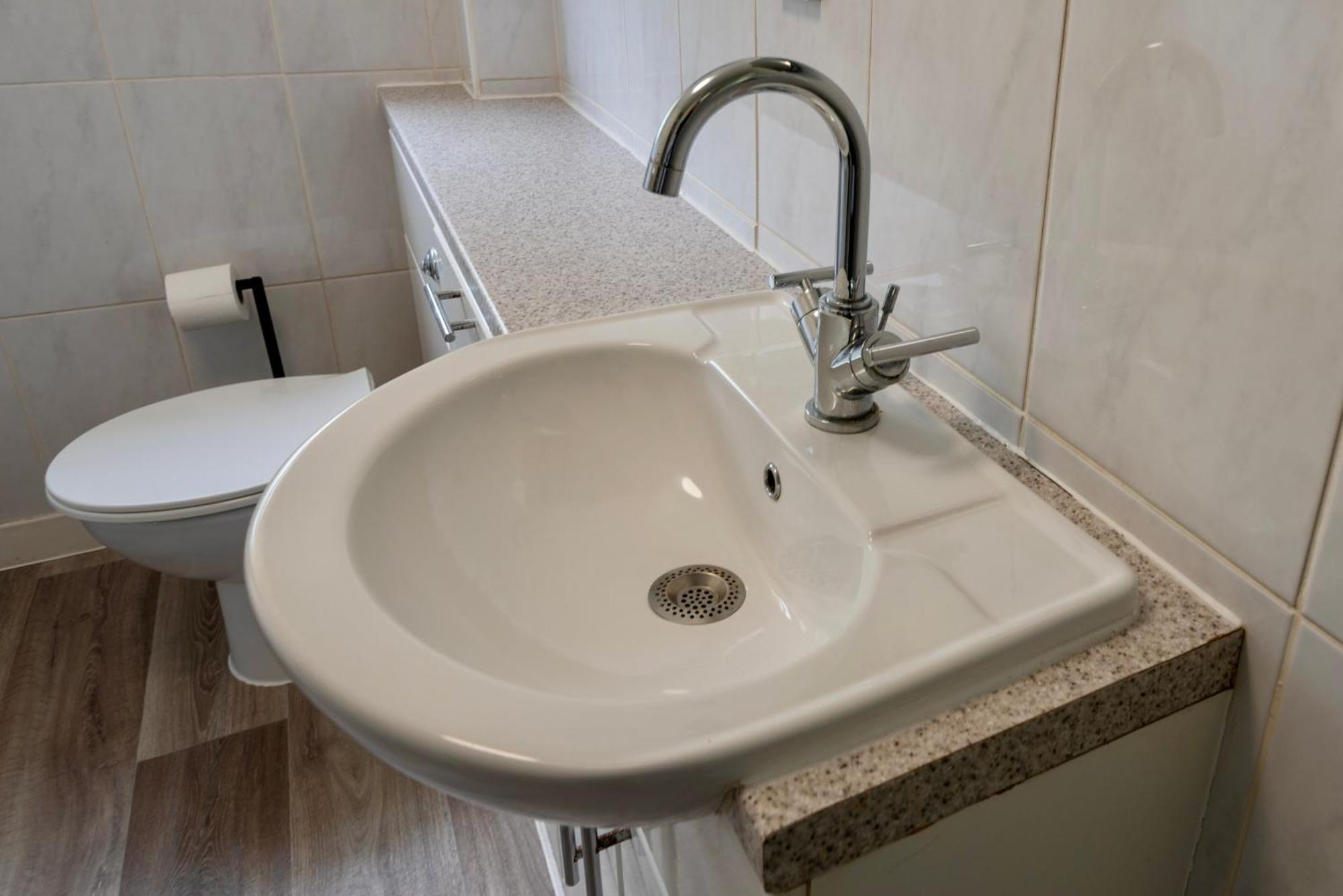 Single Room In Brand New 5 Bedroom Home BW Room 2 Solihull Buitenkant foto